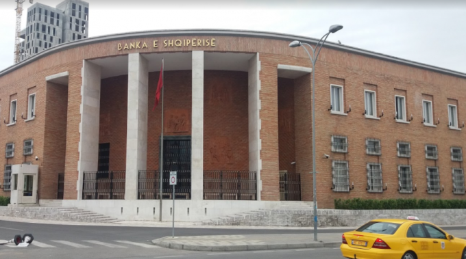 Bizneset e medha refuzojne kredine- Kerkesa per hua me e ulet se ne 2013